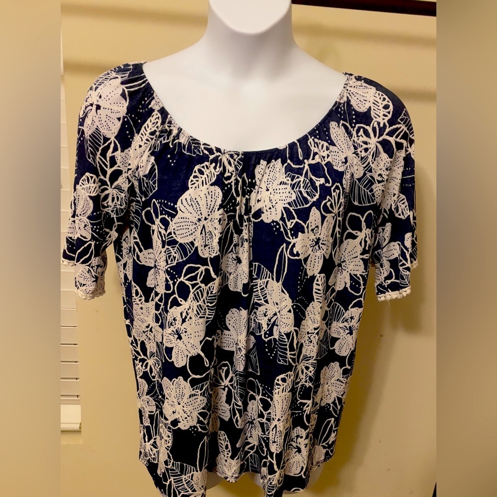 Plus quarter sleeve top